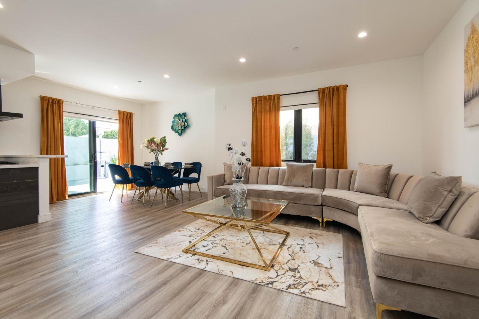 Regency Modern Apartments グレンデール エクステリア 写真