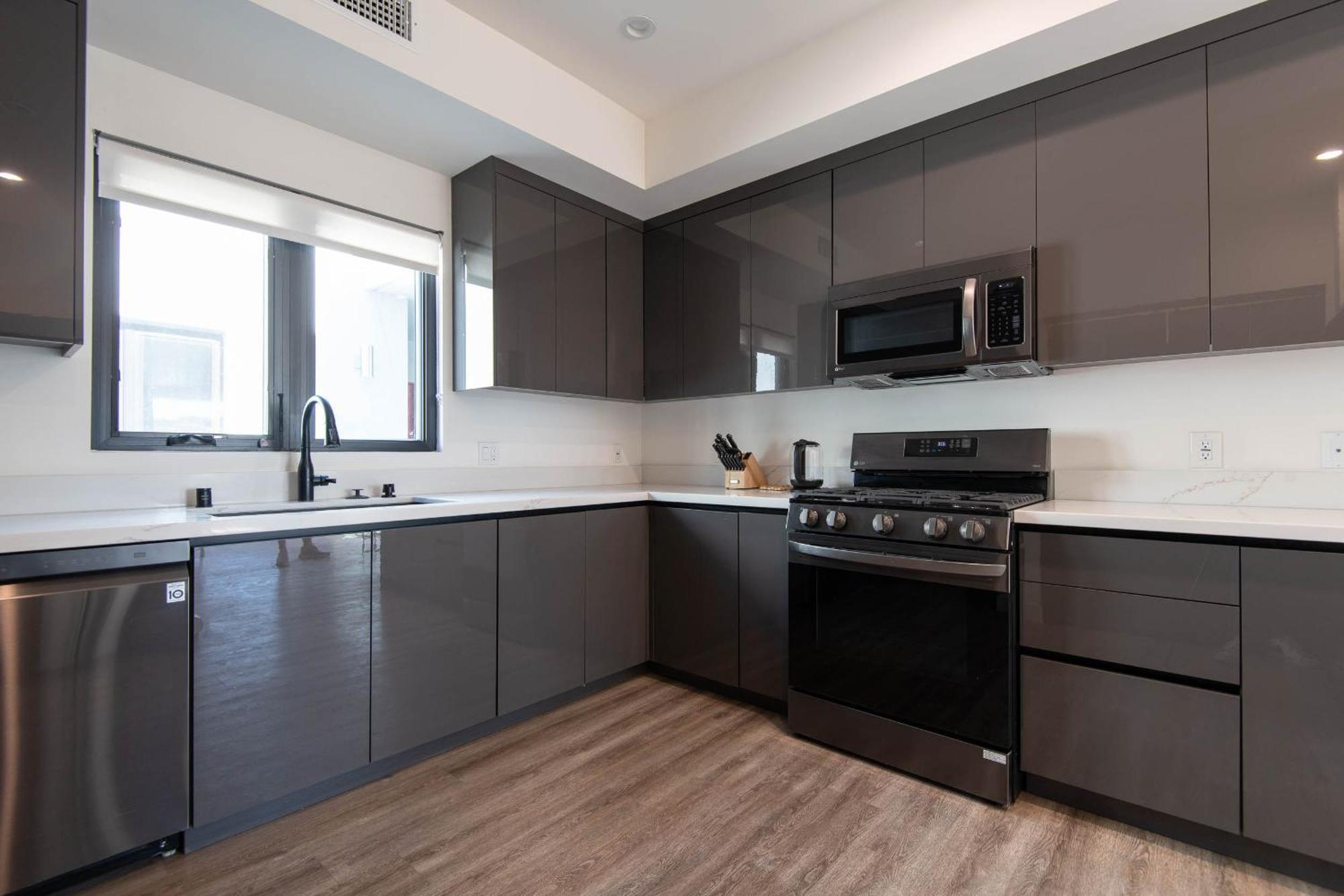 Regency Modern Apartments グレンデール エクステリア 写真