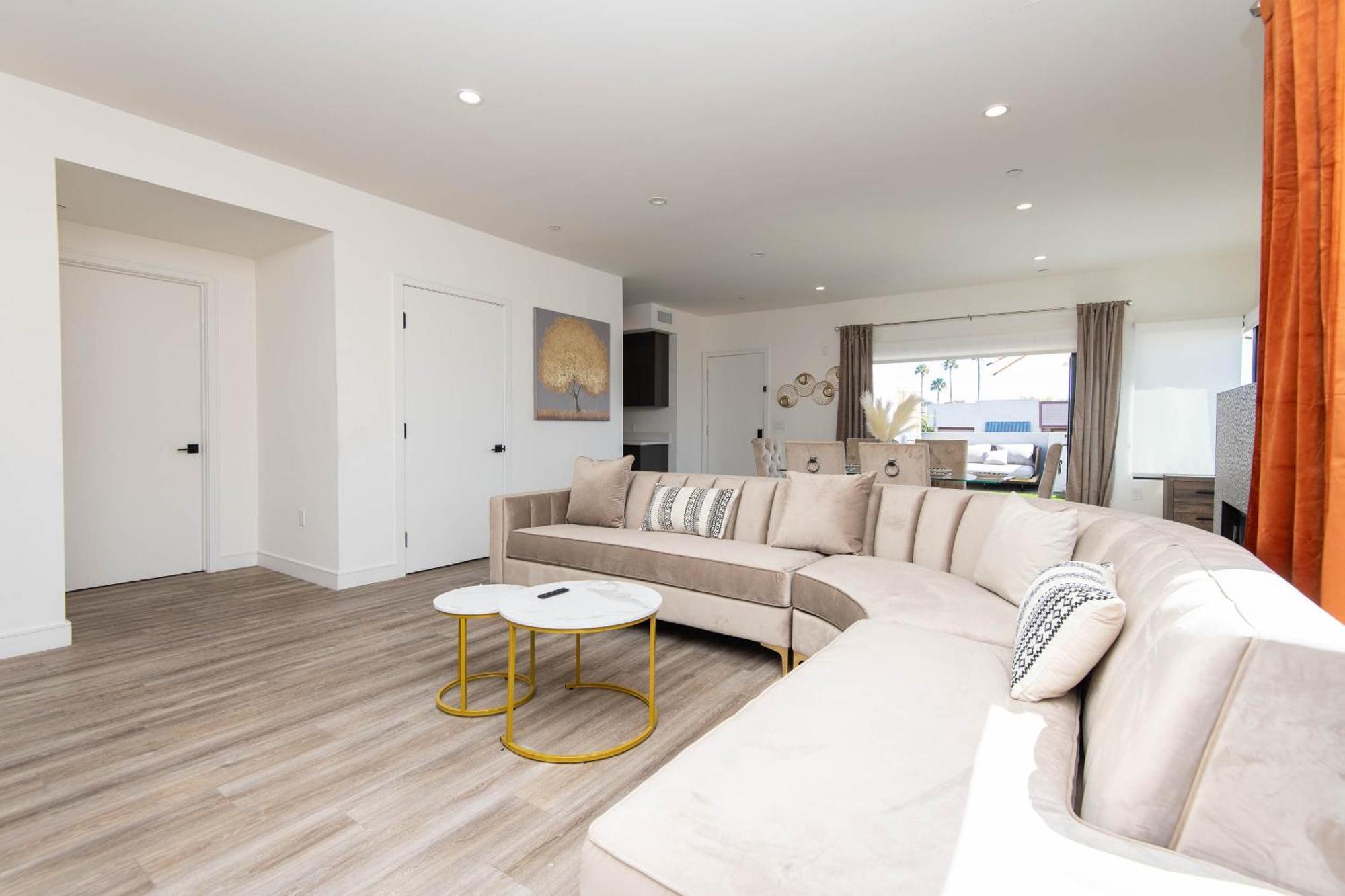 Regency Modern Apartments グレンデール エクステリア 写真